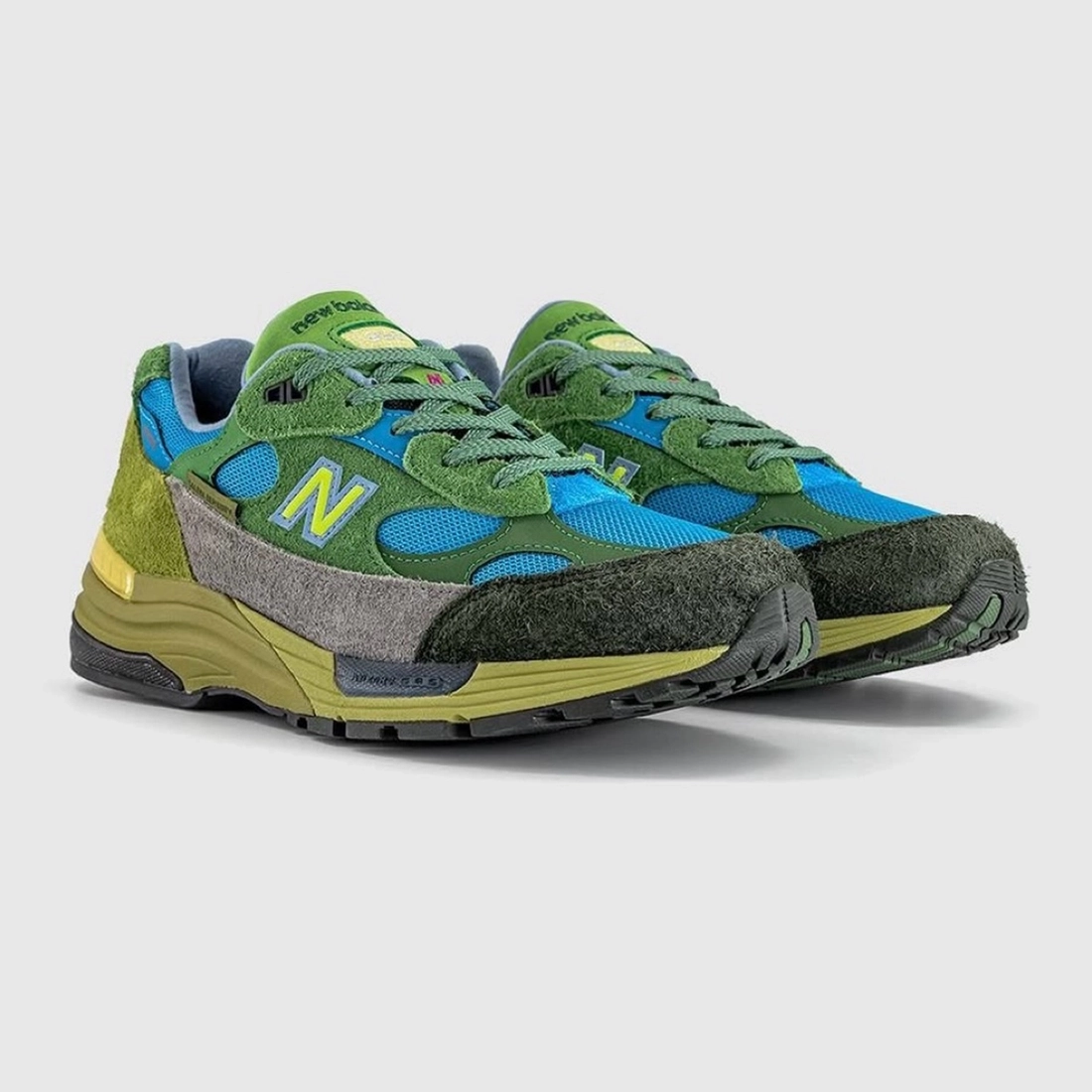 살레헤 벰베리 x 뉴발란스 992 캄 비 더 크레이터 U992SB