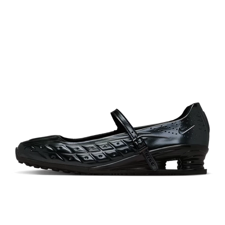 네이키드 코펜하겐 x 나이키 샥스 Z 칼리스트라 블랙 앤 오프화이트