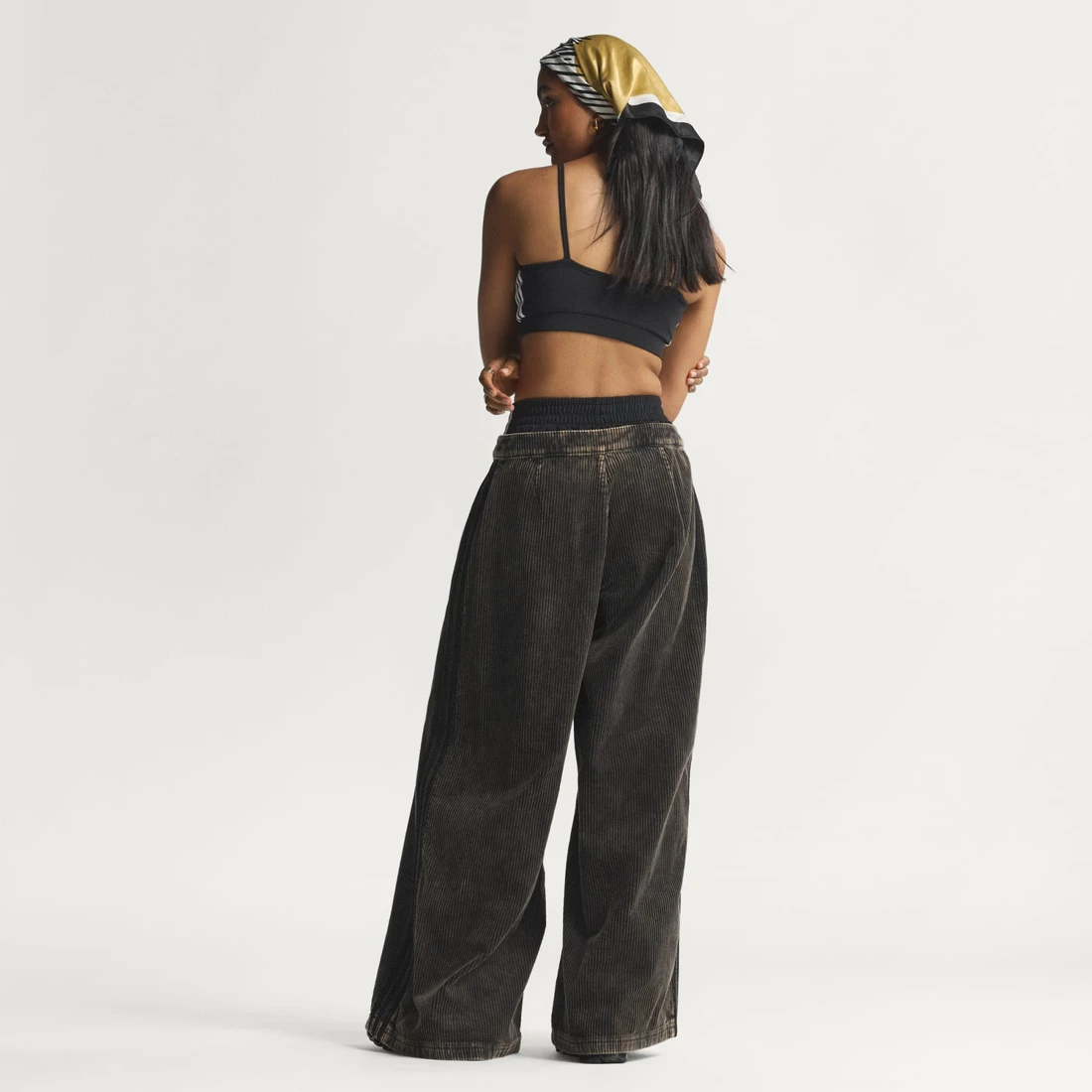 아디다스 코듀로이 SST 오버사이즈 팬츠 KE5031