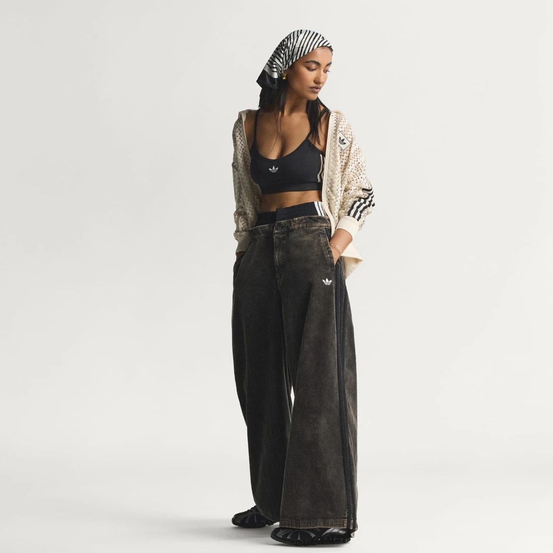 아디다스 코듀로이 SST 오버사이즈 팬츠 KE5031