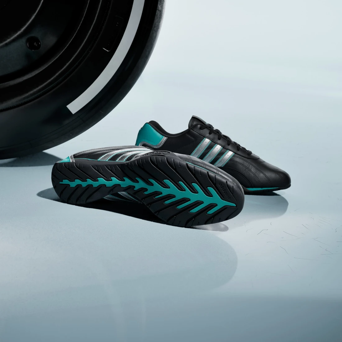 아디다스 메르세데스 - AMG F1 팀 아디레이서 LO KJ1188