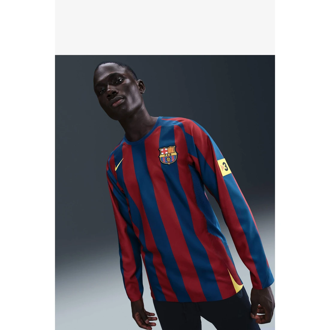 나이키 호나우지뉴 FC 바르셀로나 2005/06 레트로 남성 축구 레플리카 긴팔 저지 HQ1462-471
