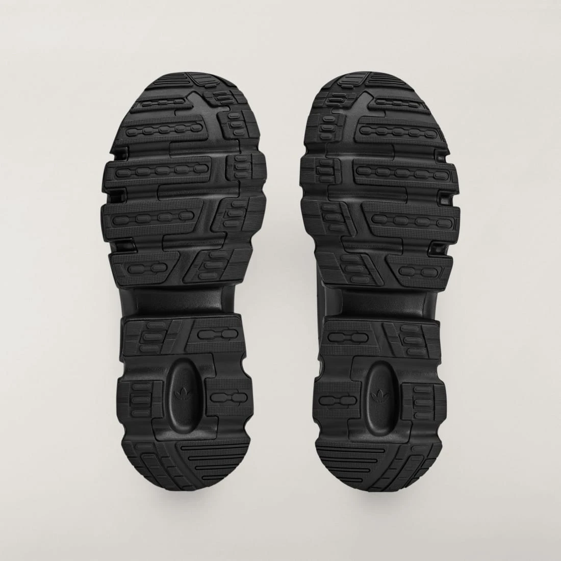 아디다스 떠그클럽 아디폼 메가라이드 KI9522