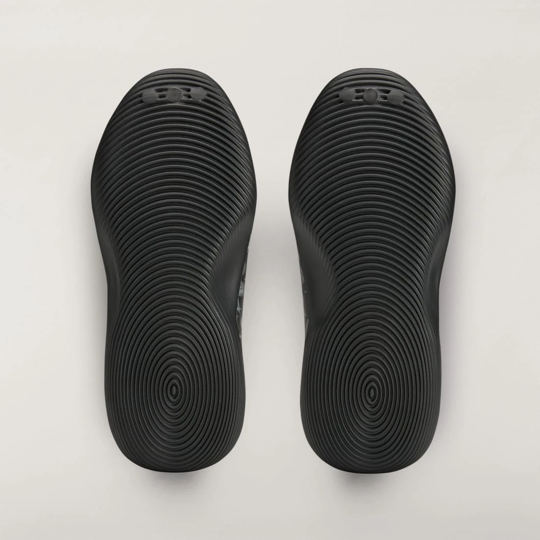 아디다스 떠그클럽 아디폼 인피니트 뮬 KI0825