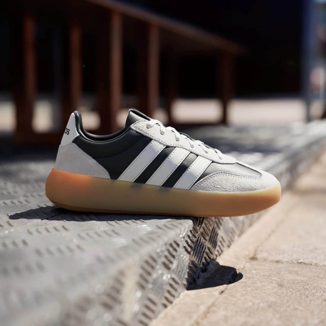 아디다스 바레다 디코드 JR3530