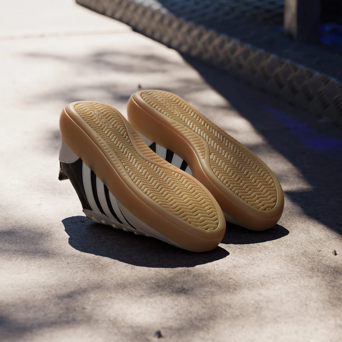 아디다스 바레다 디코드 JR3530