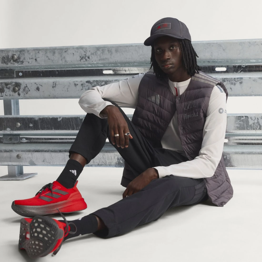 아디다스 아우디 F1 팀 엔지니어 및 마케팅 패디드 베스트 KF6031