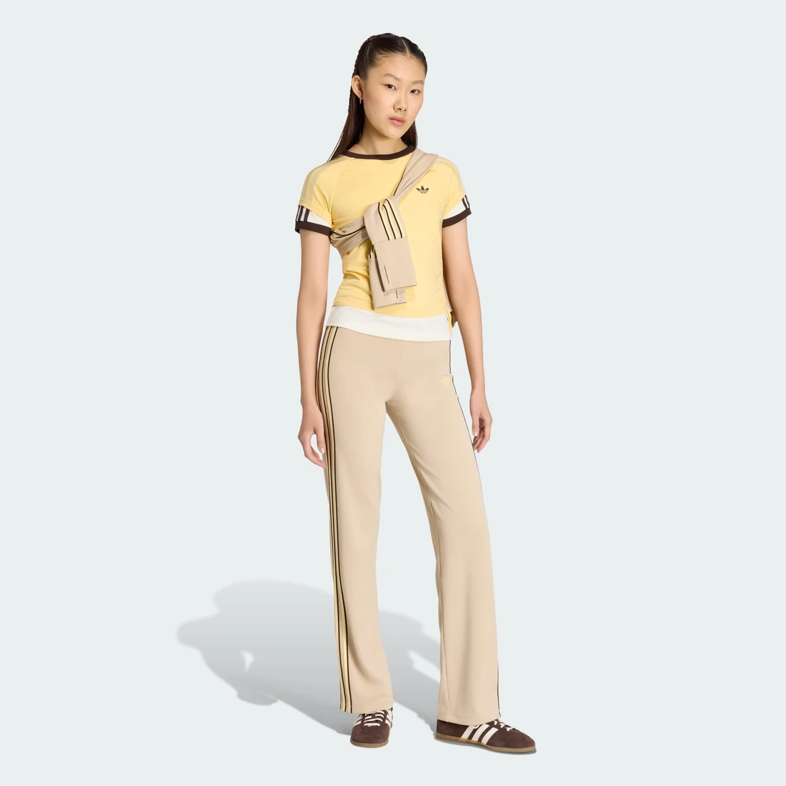 아디다스 슬라우치 스트레이트 레그 팬츠 KW4555