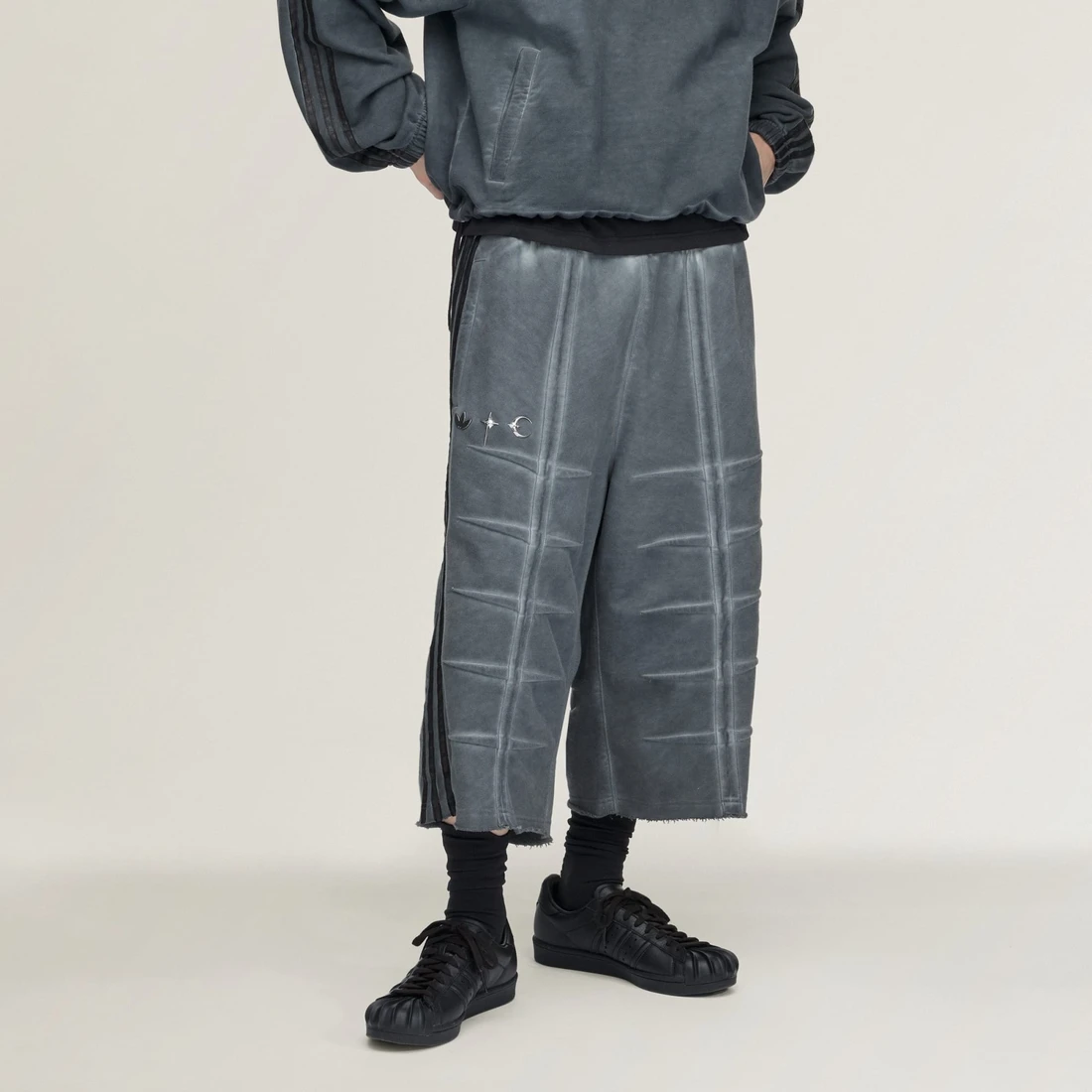 아디다스 떠그클럽 버뮤다 쇼츠 KF6912