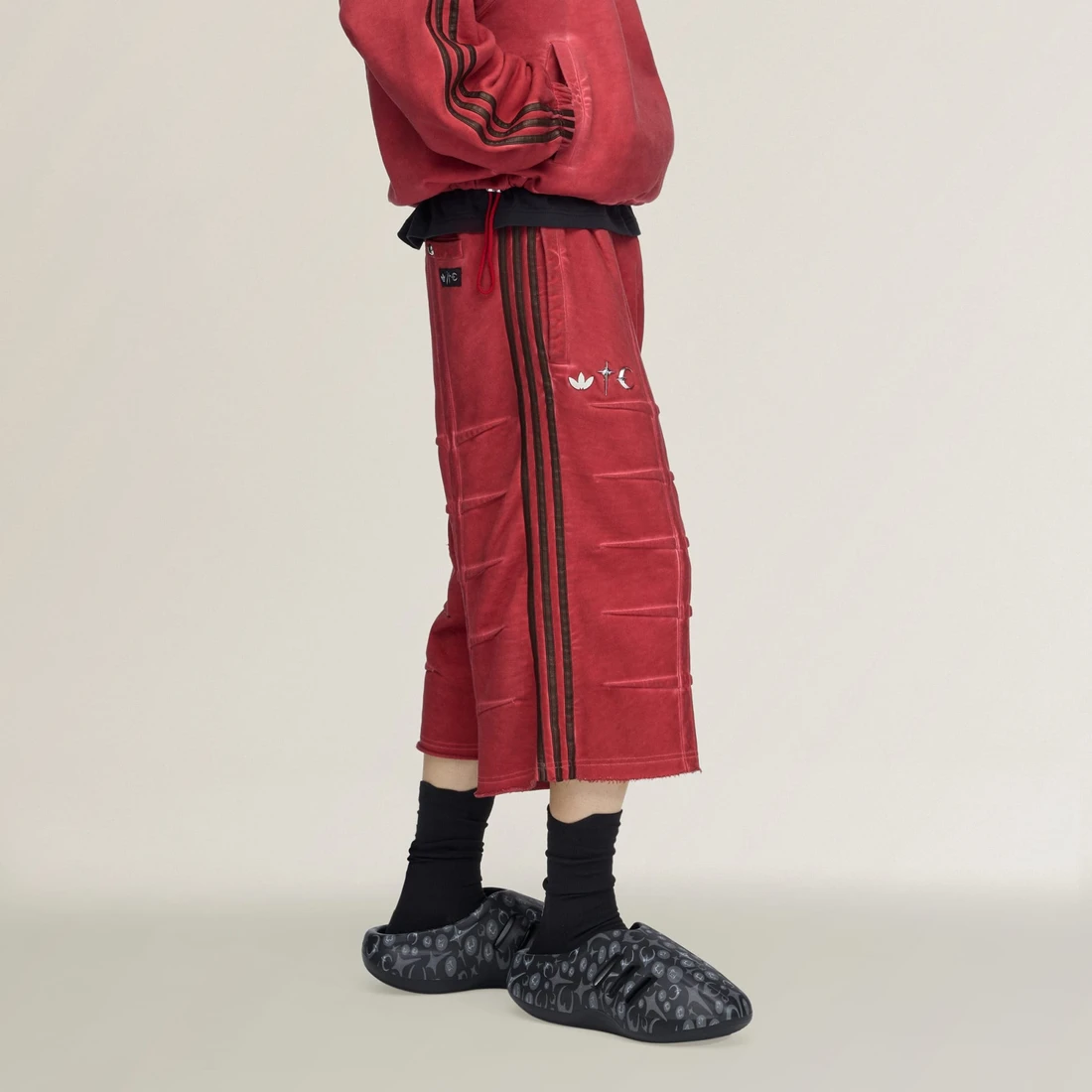 아디다스 떠그클럽 버뮤다 쇼츠 KF6911