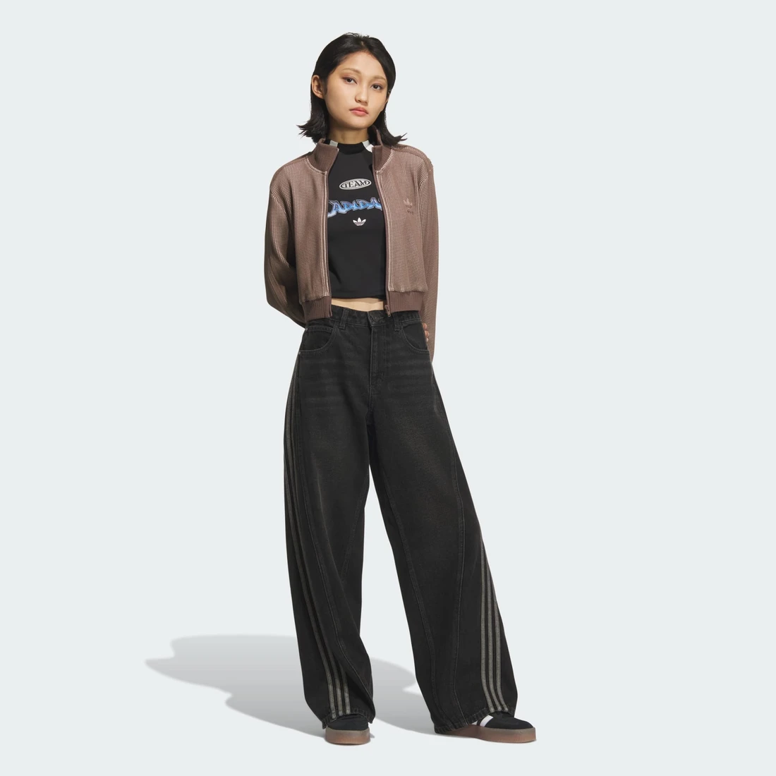 아디다스 크롭 트랙 탑 KC2645