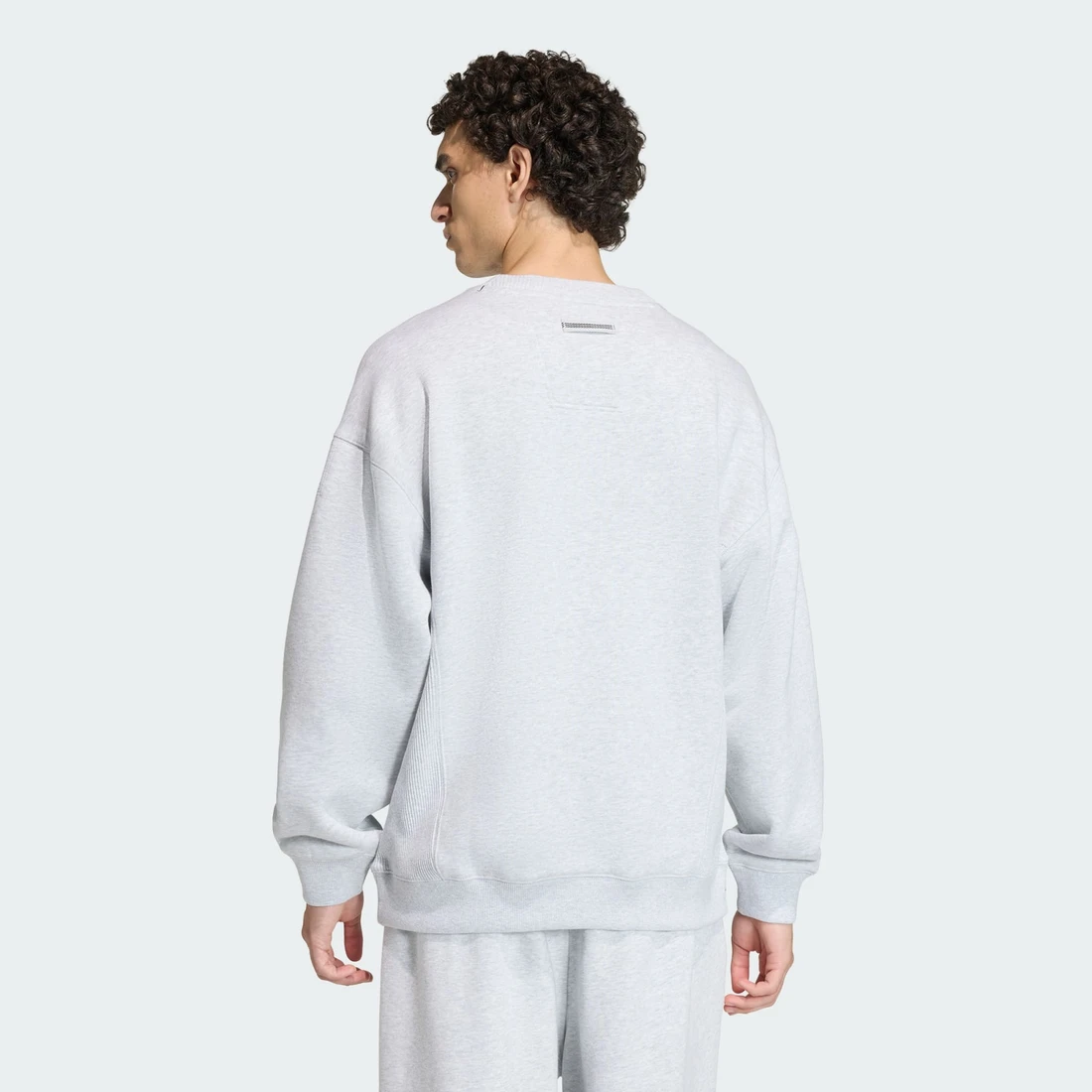 아디다스 아디다스 이큅먼트 리브 크루넥 스웨트셔츠 KB9324