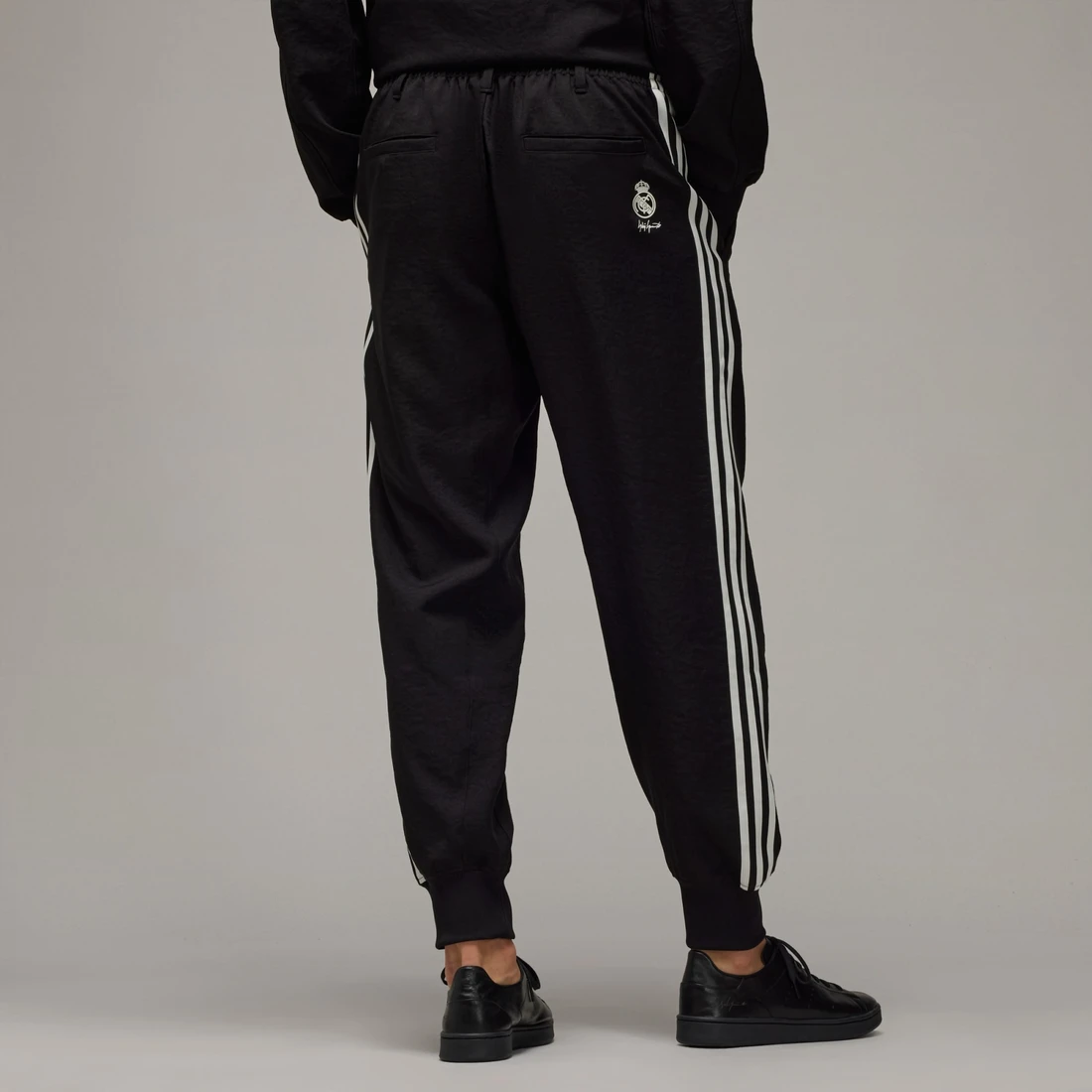 아디다스 Y-3 레알 마드리드 트래블 팬츠 IT3715