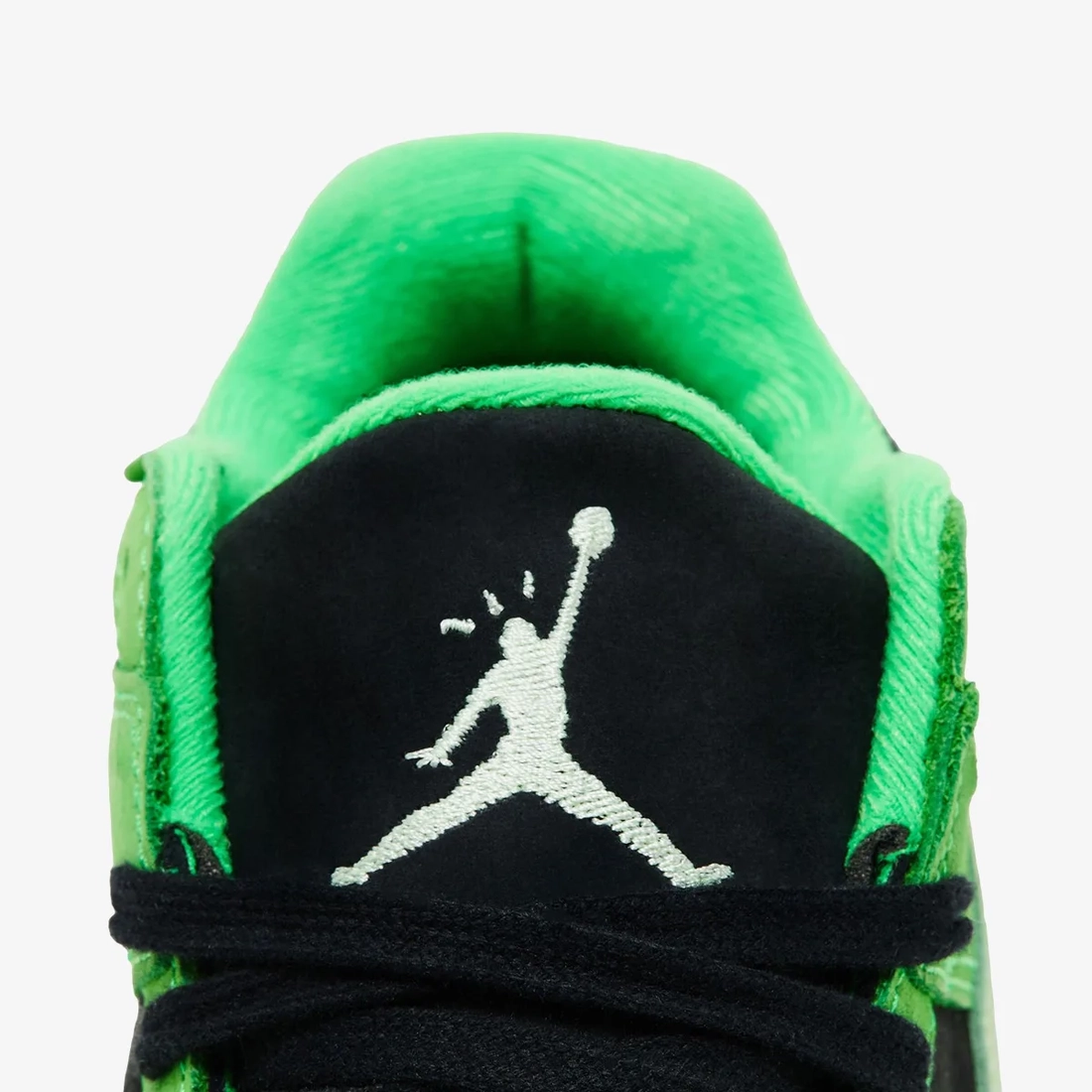 트래비스스캇 x 나이키 CJ1 T-Rexx 그린 스파크 IM9113-300