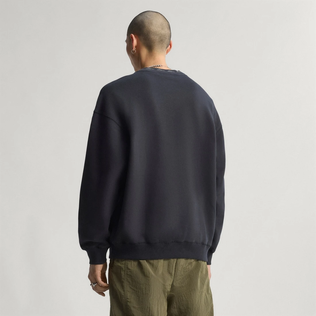 아디다스 이큅먼트 리플렉티브 크루 JV7646