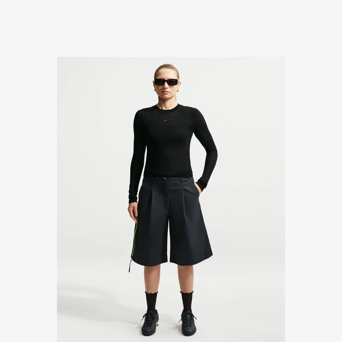 나이키 NSW 에어레버런트 로우 라이즈 쇼츠 블랙 (II3945-010) 우먼스 II3945-010