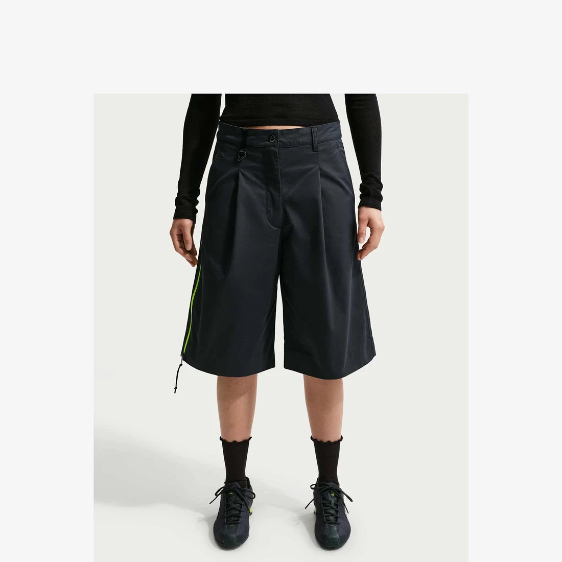 나이키 NSW 에어레버런트 로우 라이즈 쇼츠 블랙 (II3945-010) 우먼스 II3945-010