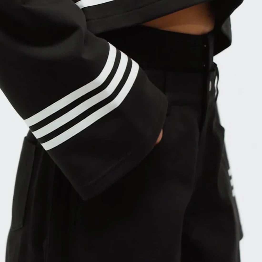 아디다스 파이어버드 유틸리티 조츠 JX7592