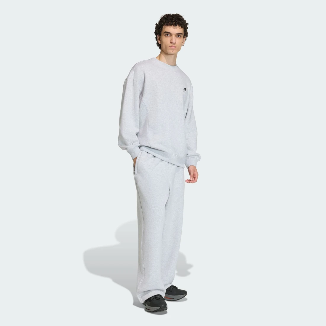 아디다스 아디다스 이큅먼트 오픈 헴 스웨트팬츠 KS0492