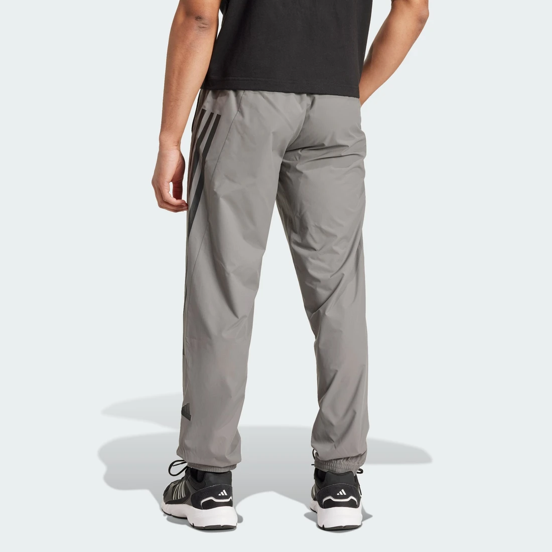 아디다스 퓨처 아이콘 3-스트라이프 우븐 팬츠 IW8548