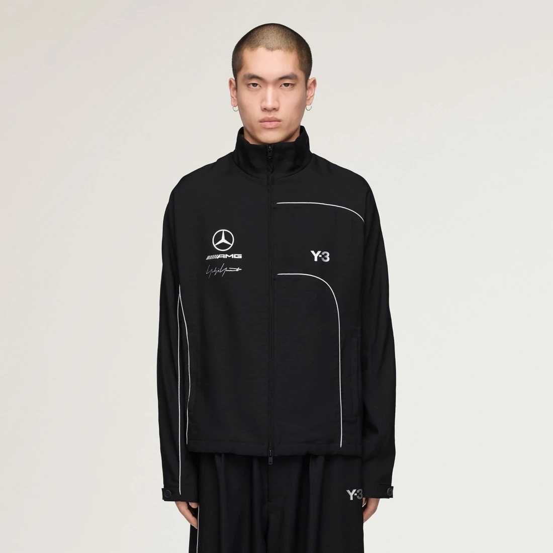 Y-3 x 메르세데스 AMG 페트로나스 F1 팀 실버 애로우 메르세데스 트랙 자켓 블랙 KR2342