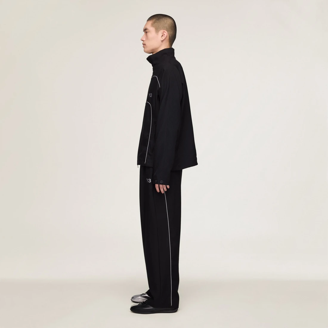 Y-3 x 메르세데스 AMG 페트로나스 F1 팀 실버 애로우 메르세데스 트랙 자켓 블랙 KR2342