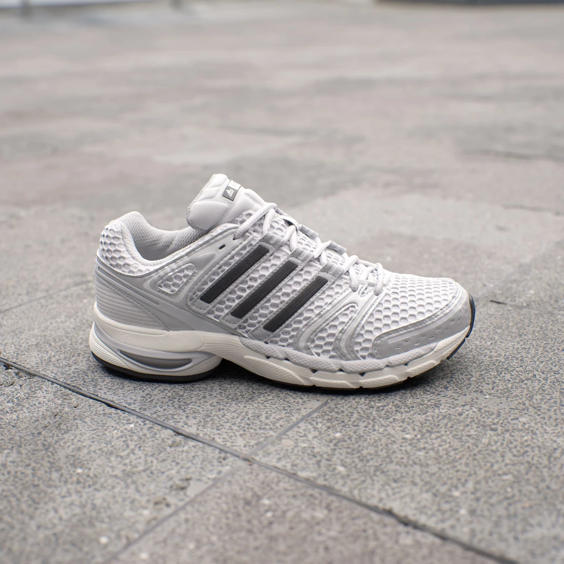 아디다스 아디스타 컨트롤 5 실버 메탈릭 그레이 원 KI6121