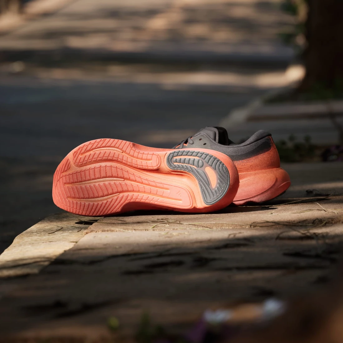 아디다스 슈퍼노바 라이즈 3 오로라 오닉스 실버 메탈릭 JP8689