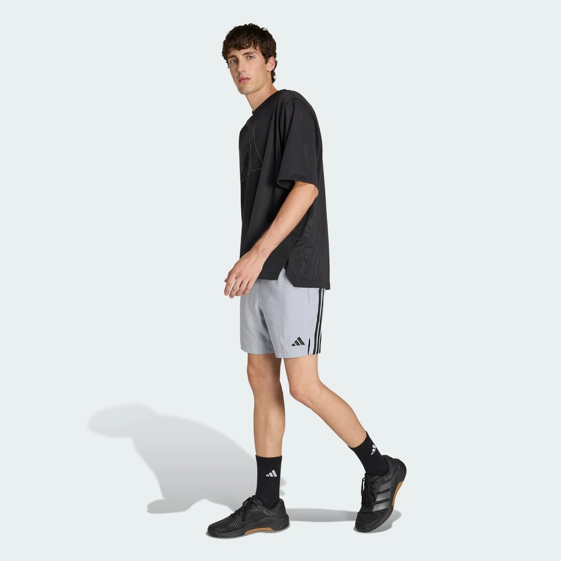 아디다스 테크 에센셜 워크아웃 투인원 쇼츠 KE9634