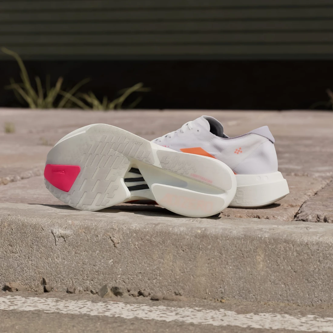 아디다스 아디제로 아디오스 프로 4 클라우드 화이트 루시드 오렌지 JR7088