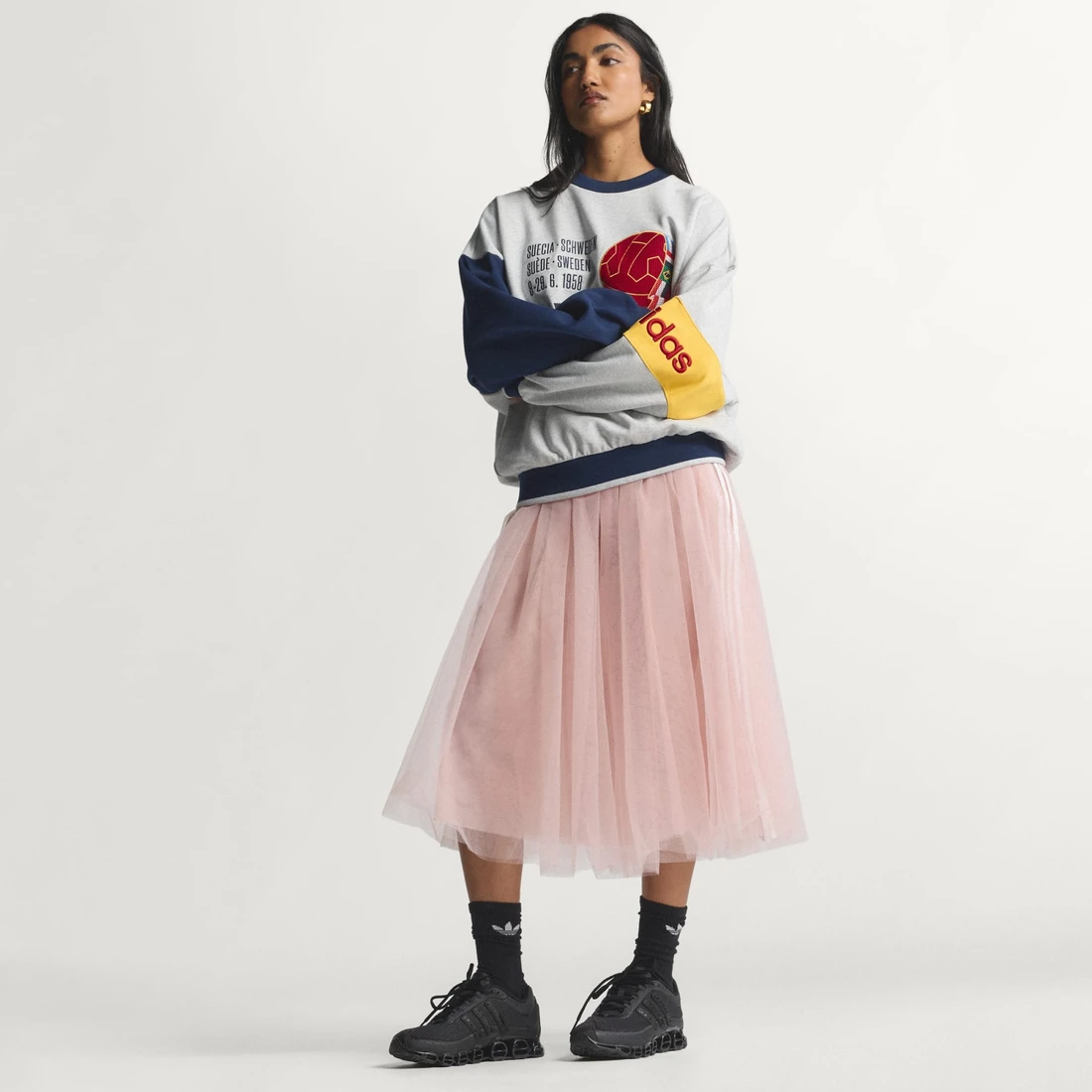 아디다스 스웨덴 월드컵 크루 스웨트셔츠 KD7771