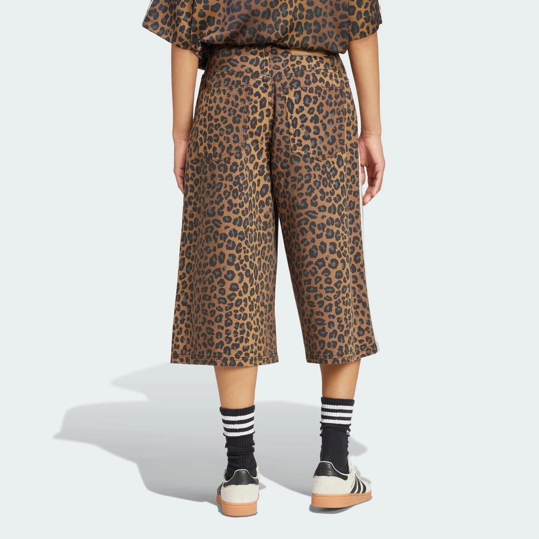 아디다스 오리지널스 데님 버뮤다 쇼츠 멀티컬러 브론즈 스트라타 - KR 사이즈 우먼스 KA2676