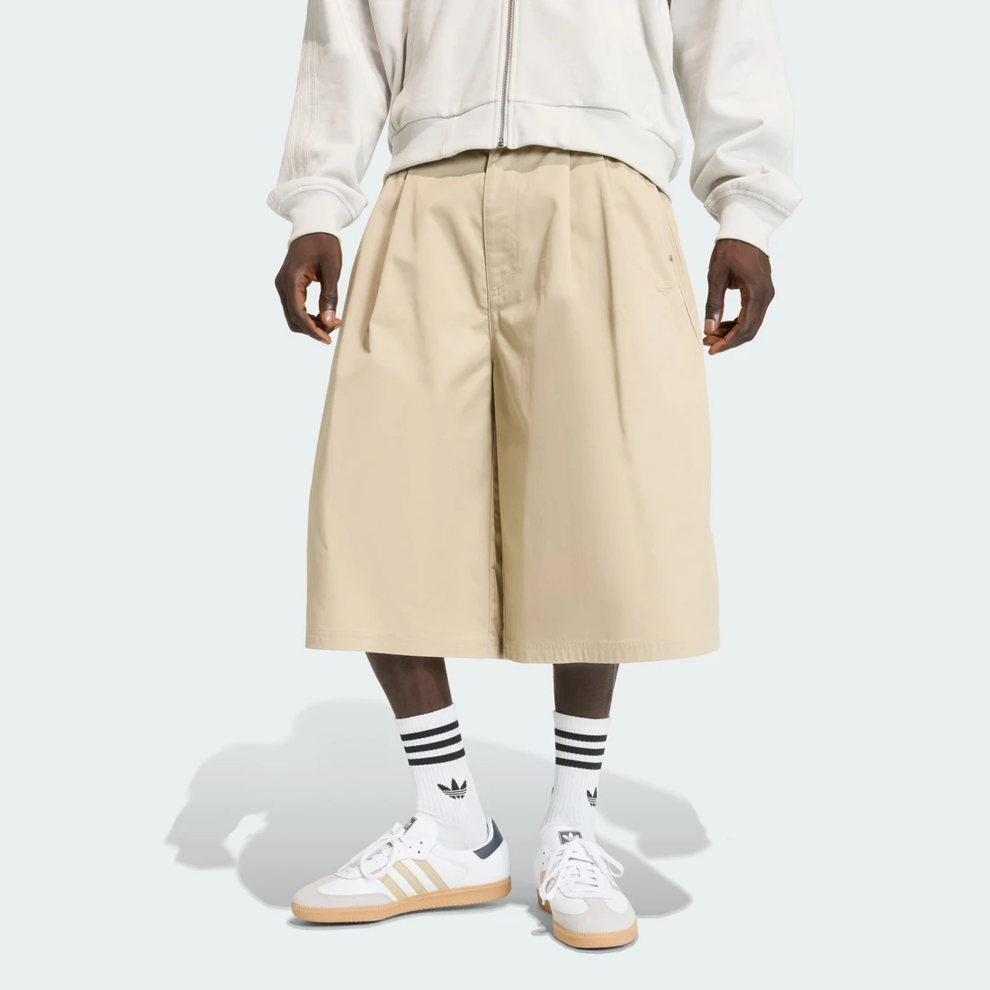 아디다스 프리미엄 에센셜 워크웨어 와이드 쇼츠 KD6567