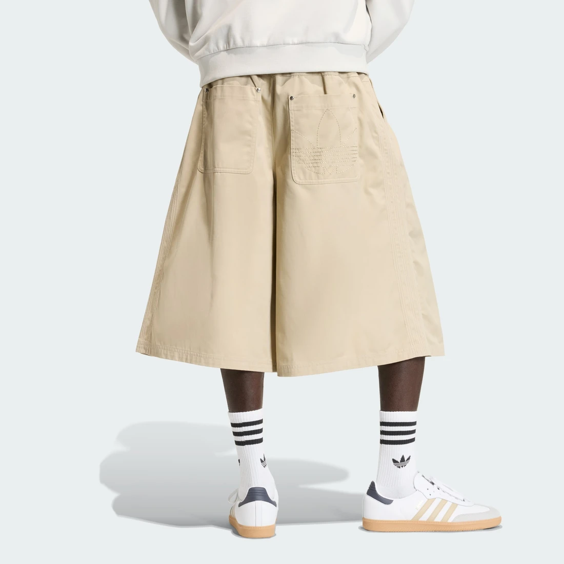 아디다스 프리미엄 에센셜 워크웨어 와이드 쇼츠 KD6567