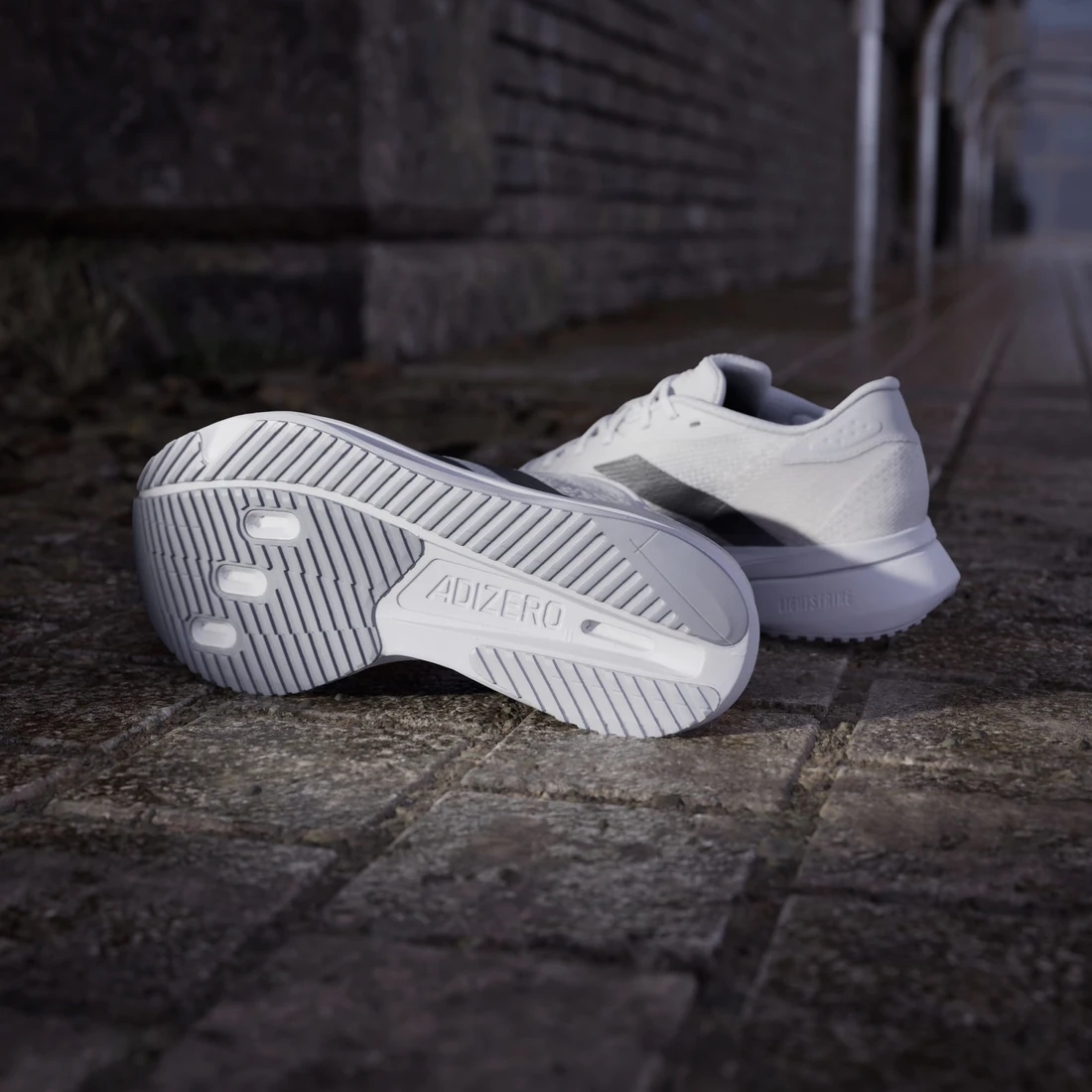 아디다스 아디제로 SL2 클라우드 화이트 코어 블랙 우먼스 JI2993