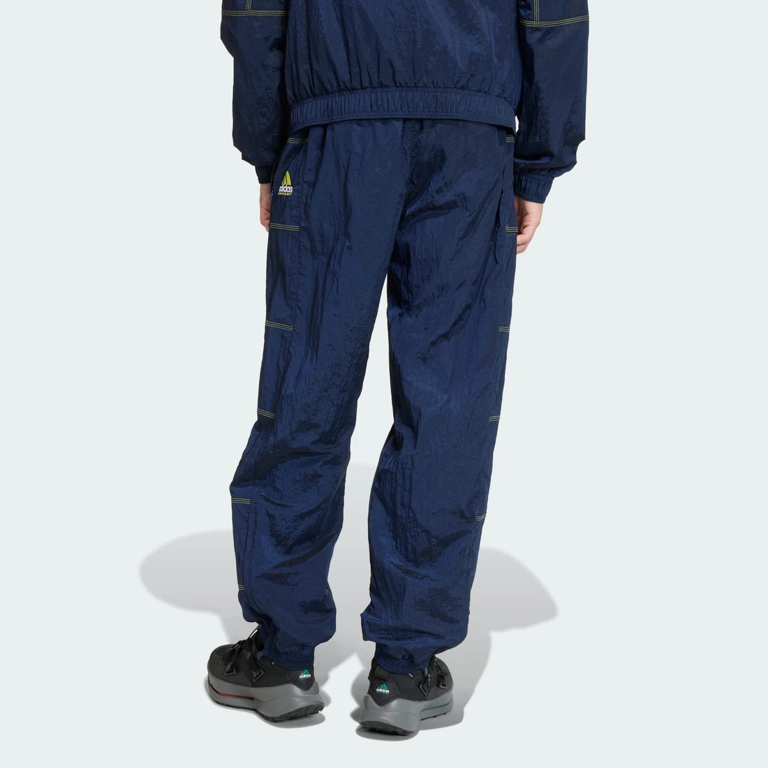아디다스 이큅먼트 트랙 팬츠 KD6610