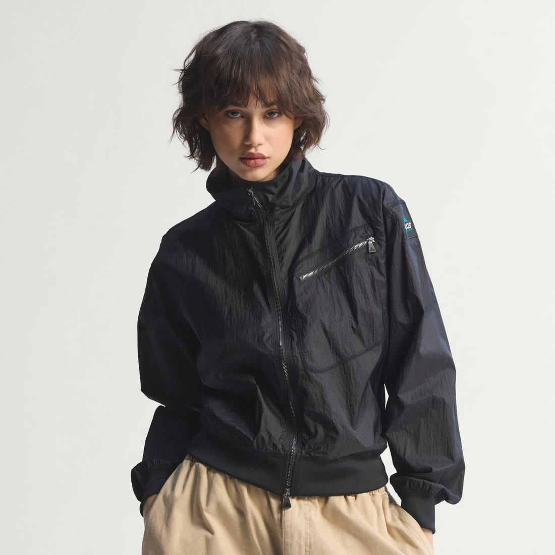 아디다스 이큅먼트 지퍼 트랙탑 블랙 - KR 사이즈 우먼스 KC6543