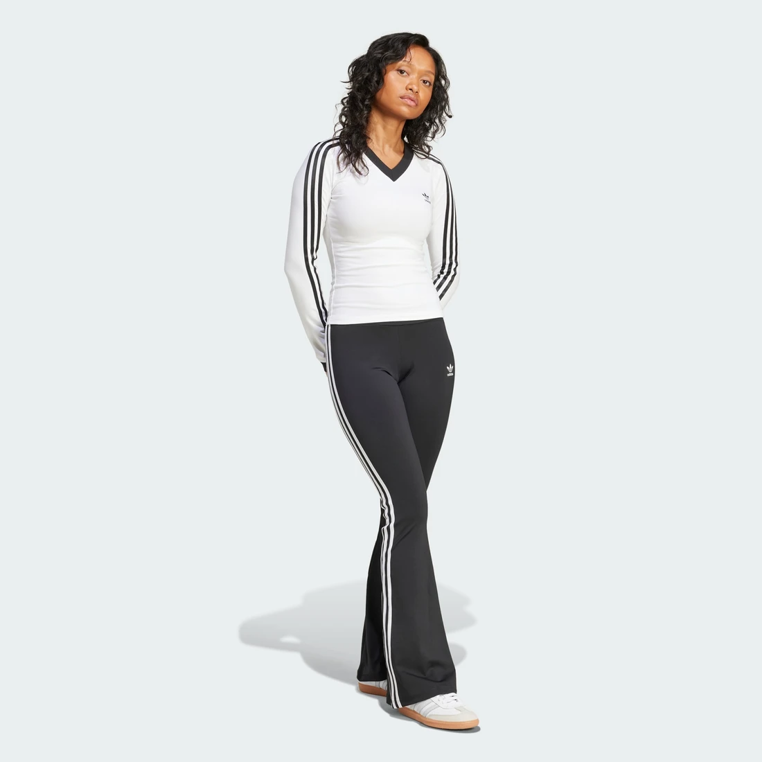 아디다스 오리지널스 브이넥 롱슬리브 셔츠 화이트 - KR 사이즈 우먼스 JC8154