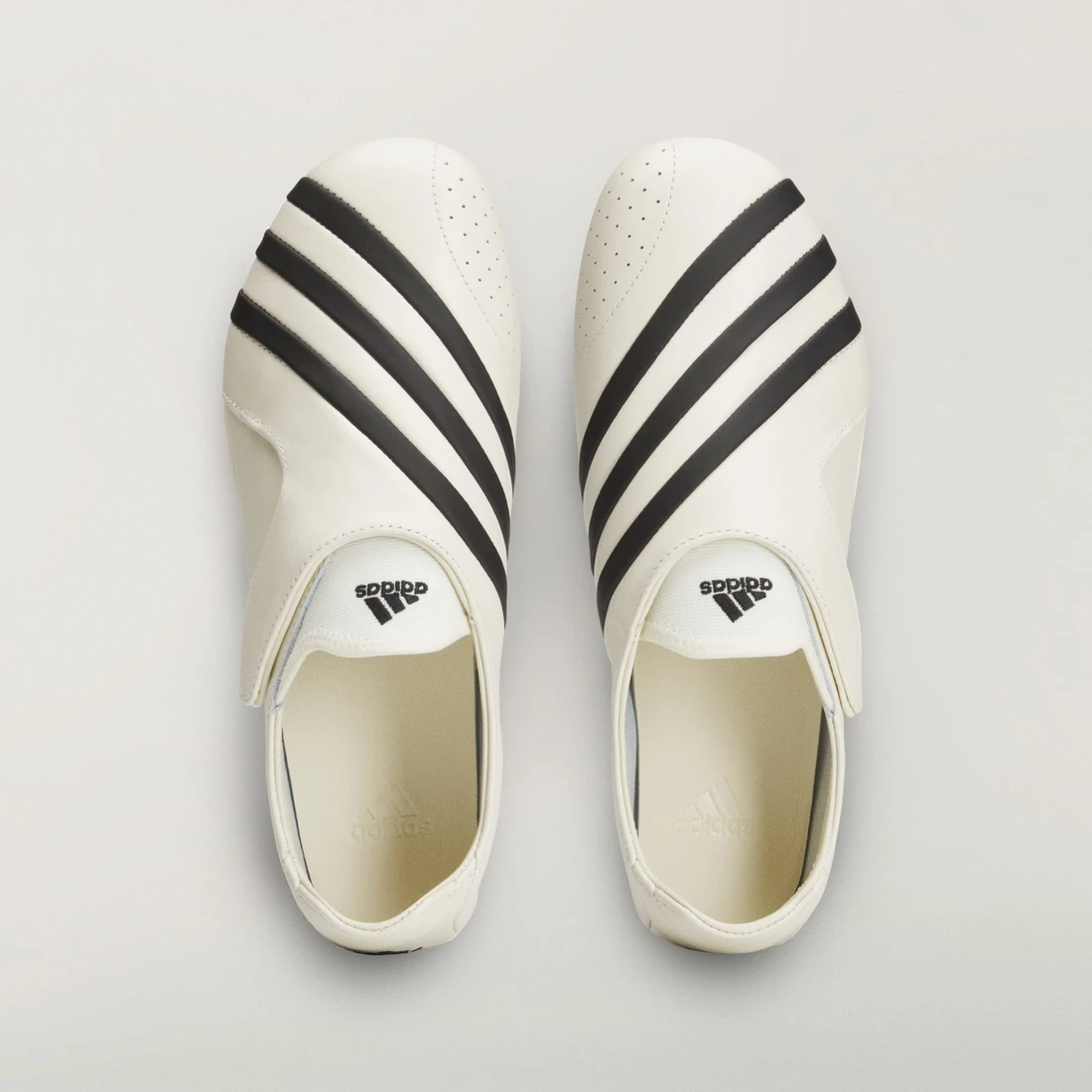 아디다스 x 퍼렐 윌리엄스 바리오 플랫 어서 서플라이어 컬러 코어 블랙 KI7668