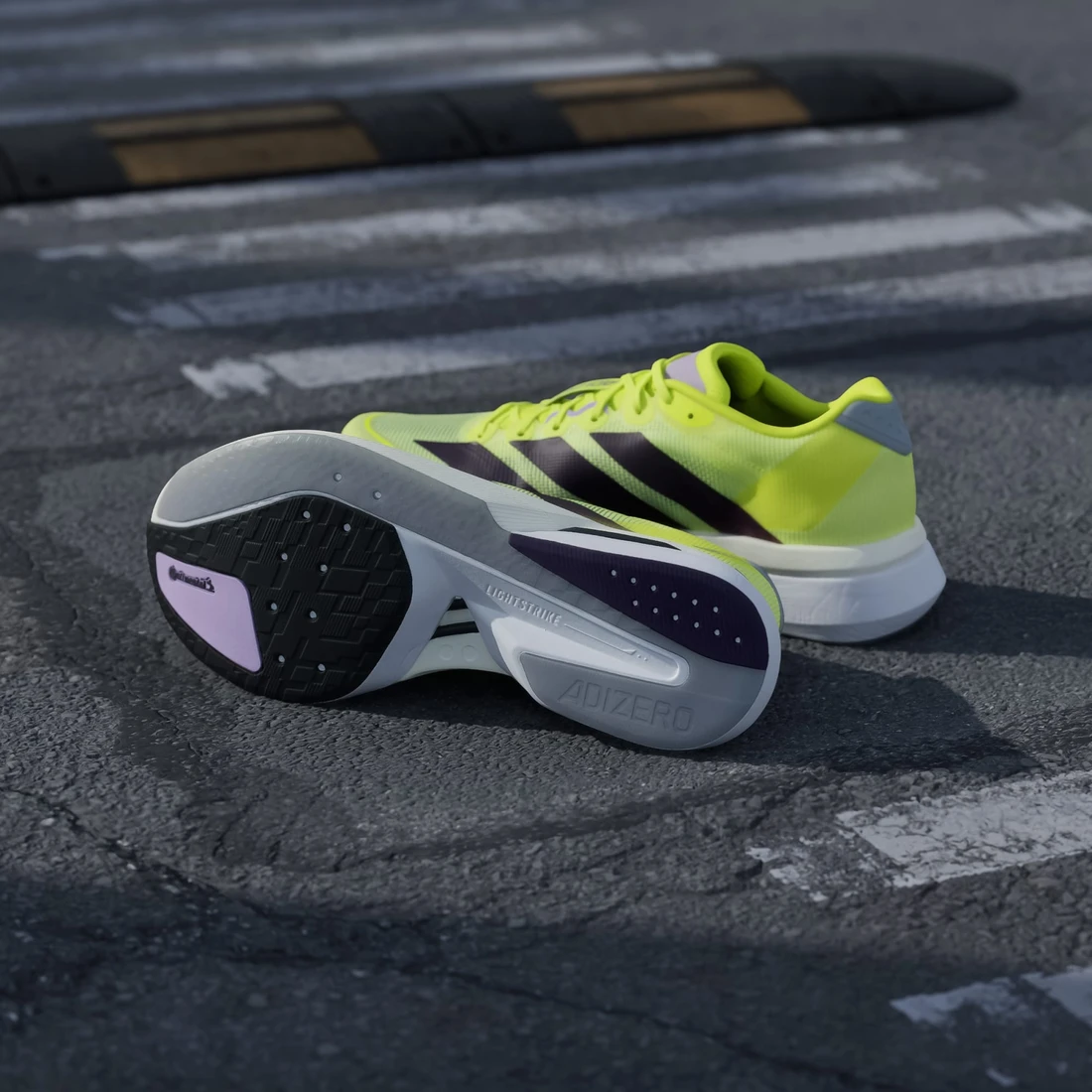 아디다스 아디제로 보스턴 13 솔라 옐로우 오로라 플럼 JP9251