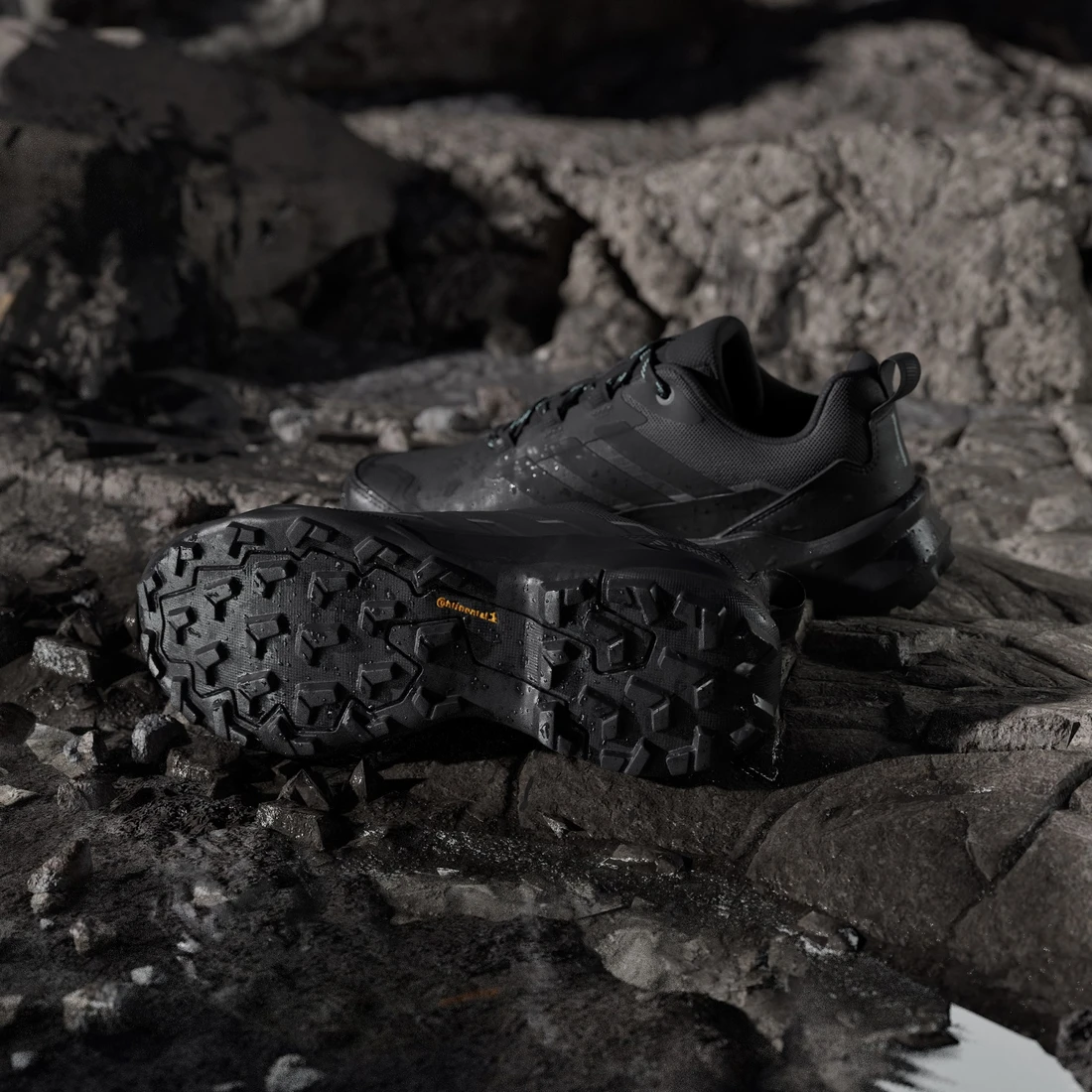 아디다스 테렉스 스카이체이서 AX5 고어텍스 하이킹 카본 코어 블랙 우먼스 JQ2222