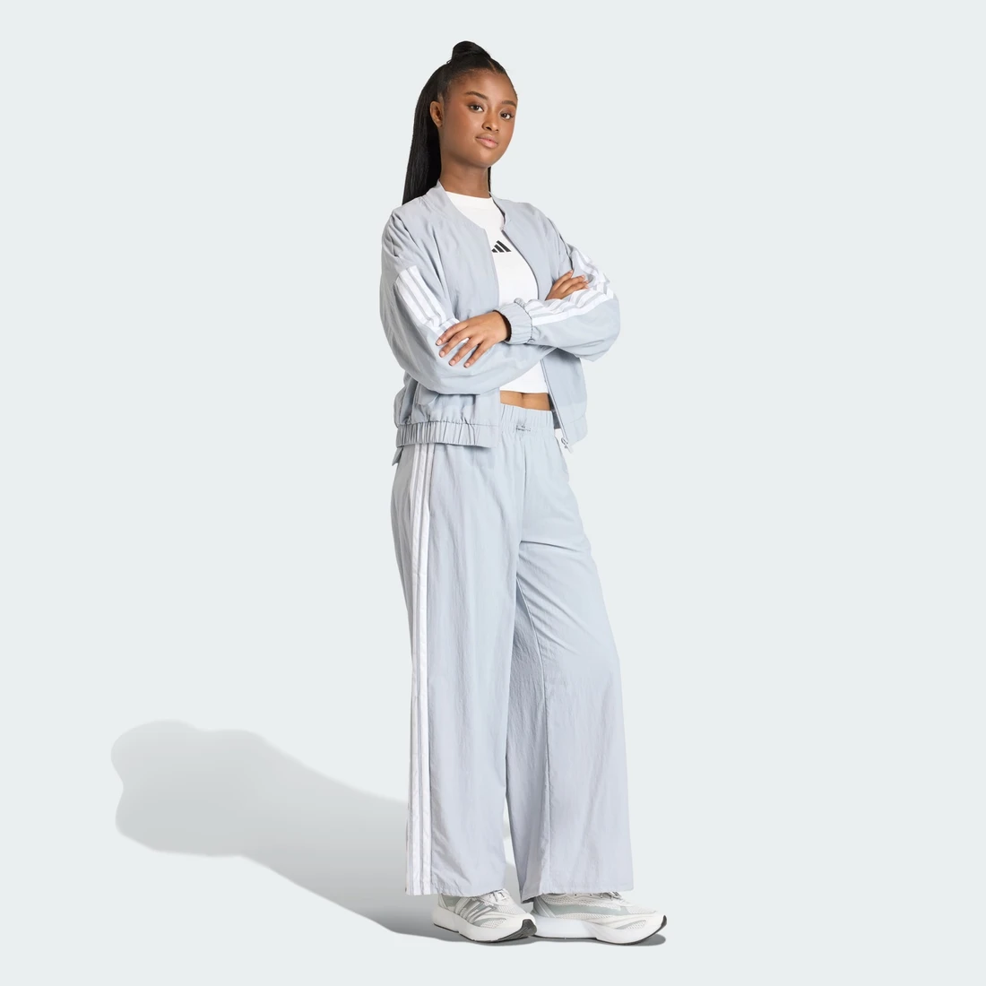 아디다스 에센셜 3-스트라이프 우븐 파라슈트 팬츠 KC5221