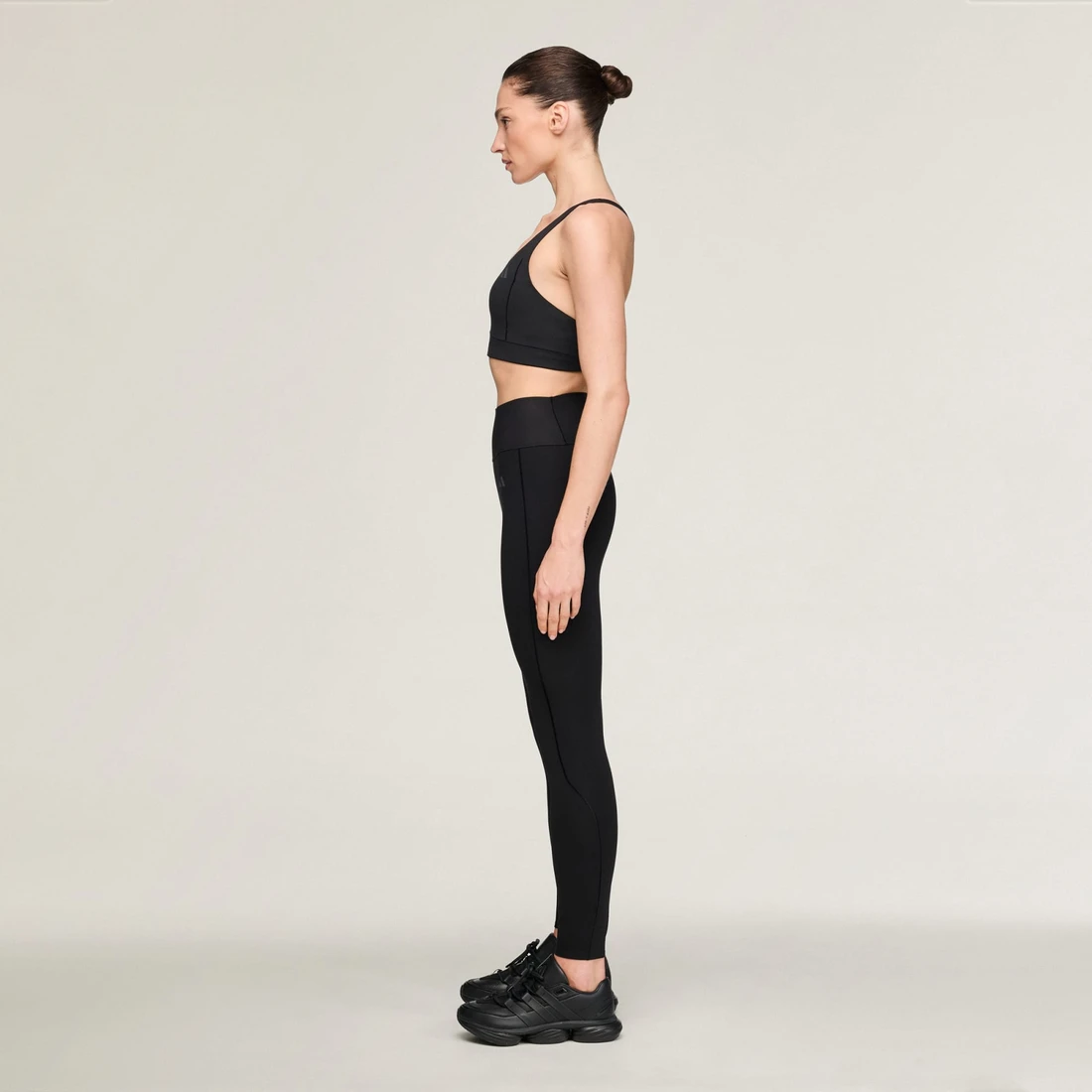 아디다스 x 엔타이어 스튜디오 오피타임 트레이닝 미디움 서포트 브라 블랙 - US 사이즈 우먼스 KD6089