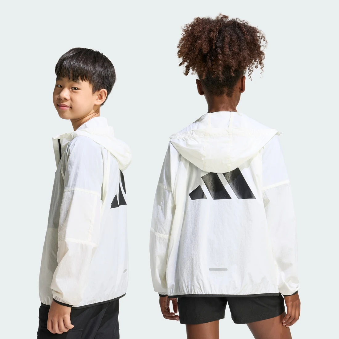 아디다스 라이트웨이트 윈드브레이커 KC8627