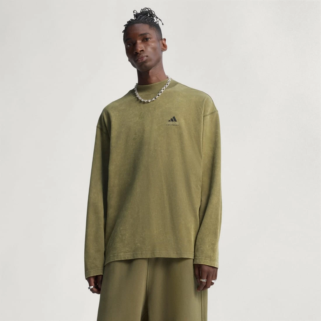 아디다스 이큅먼트 롱슬리브 그래픽 티셔츠 포커스 올리브 - KR 사이즈 JV5812