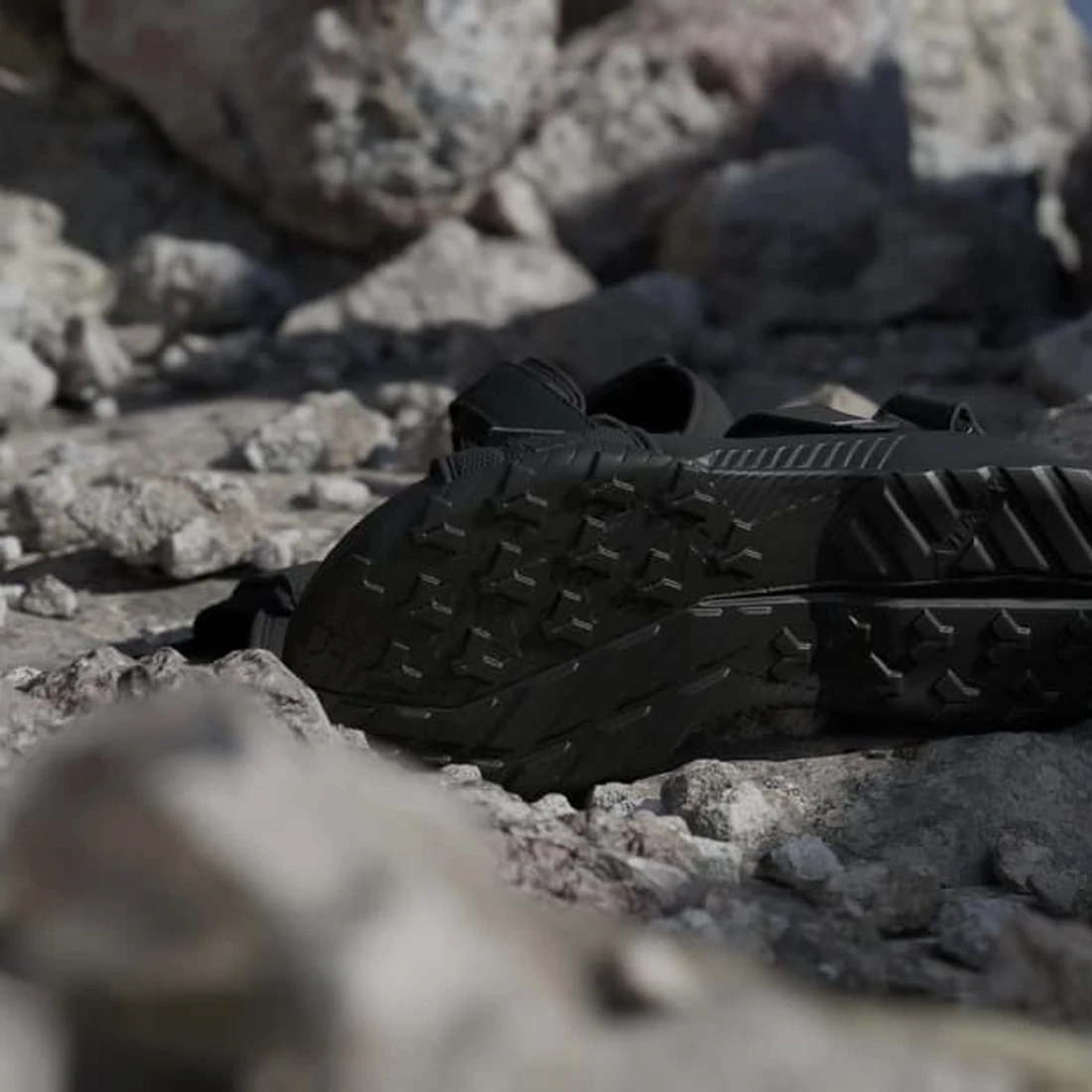 아디다스 테렉스 하이드로테라 샌들 코어 블랙 그레이 포 JQ2231