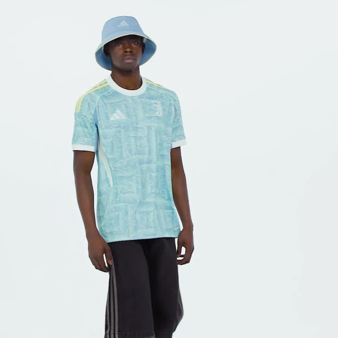 아디다스 유벤투스 2025/26 어웨이 저지 애쉬 블루 - KR 사이즈 (논 마킹 버전) JJ4323