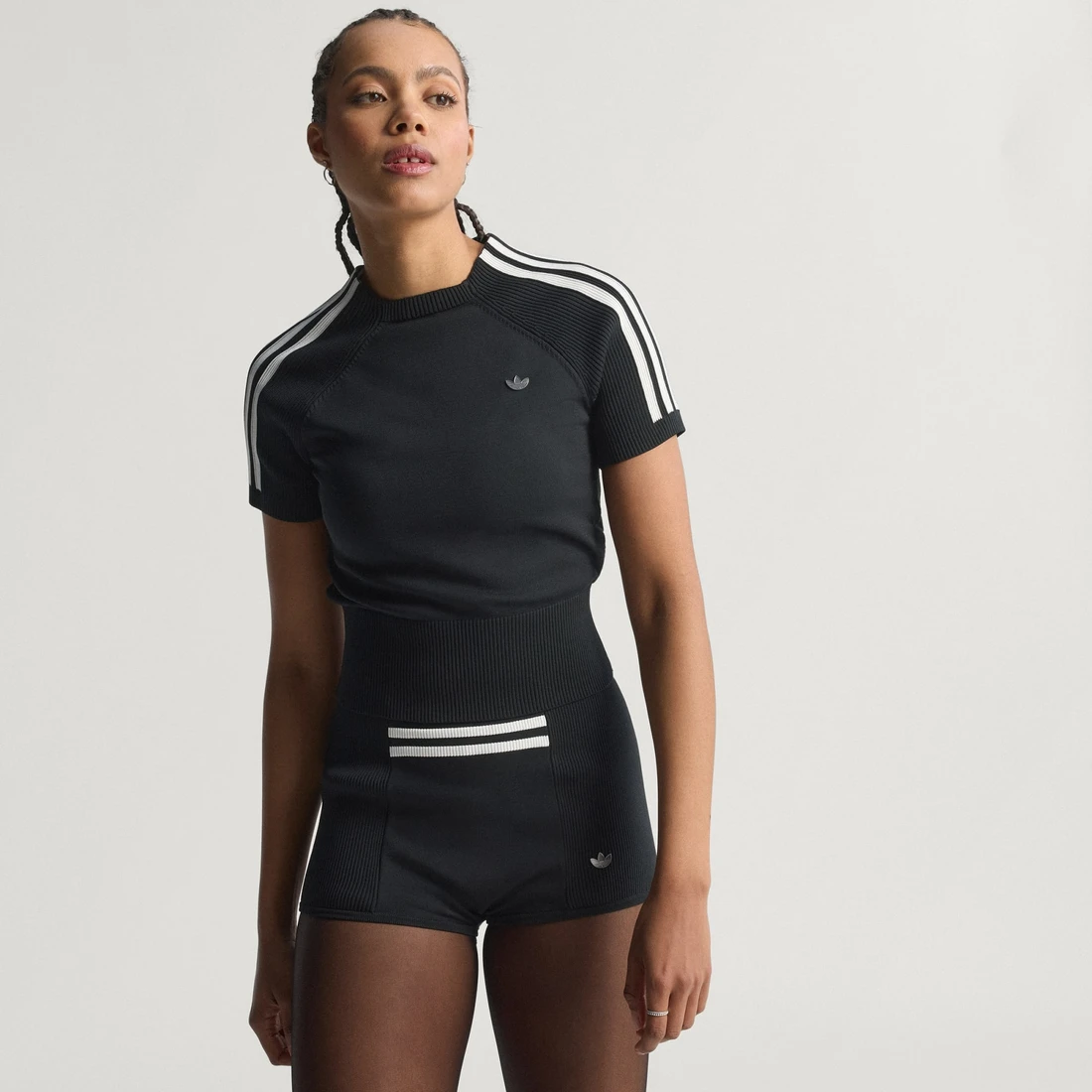 아디다스 삭 캘리 쇼트 슬리브 티셔츠 블랙 - KR 사이즈 우먼스 JW2518