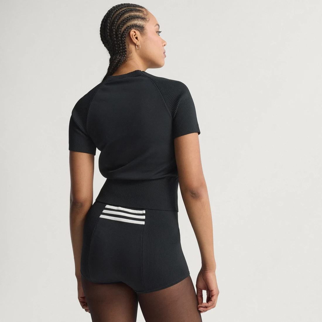 아디다스 삭 캘리 쇼트 슬리브 티셔츠 블랙 - KR 사이즈 우먼스 JW2518