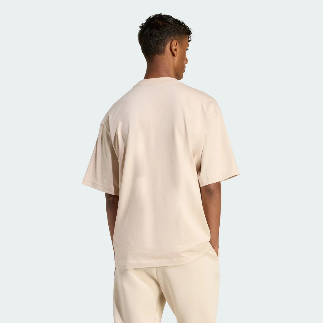 아디다스 퓨처 아이콘 스몰 로고 티 KD7648